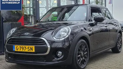 Zwart Gebruikt 2019 Mini ONE Business Hatchback | € 17.990 (Goede deal)