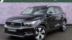 Zwart Gebruikt 2022 Volvo XC40 Inscription SUV | € 32.394 (Eerlijke prijs)