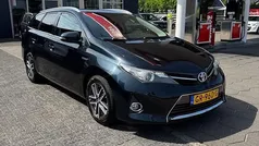 Gebruikt 2015 Toyota Auris Hybrid Stationwagen | € 9.450 (Super prijs)