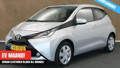 Grijs Gebruikt 2015 Toyota Aygo X-play Hatchback | € 7.945 (Eerlijke prijs)