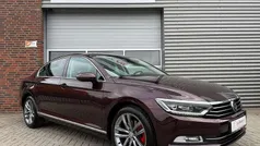 Rood Gebruikt 2016 VW Passat Sedan | € 17.744 (Goede deal)