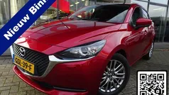 Rood, metallic lak Gebruikt 2021 Mazda 2 Edition Hatchback | € 16.445 (Eerlijke prijs)