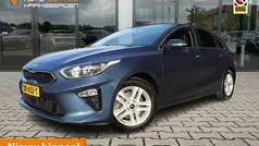 Blauw (metallic) Gebruikt 2019 Kia Ceed Hatchback | € 12.900 (Eerlijke prijs)