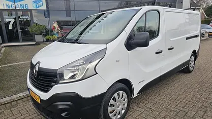 Wit Gebruikt 2015 Renault Trafic MPV | € 6.900 (Eerlijke prijs)