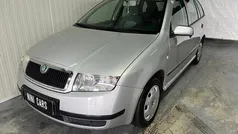 Grijs Gebruikt 2002 Skoda Fabia Comfort Hatchback | € 1.750 (Eerlijke prijs)