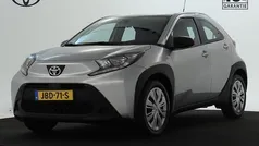 Gebruikt 2024 Toyota Aygo Play Hatchback | € 20.445 (Eerlijke prijs)