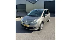 Beige Gebruikt 2008 Renault Grand Modus Dynamique MPV | € 3.500 (Eerlijke prijs)