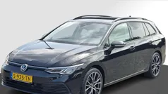 Zwart Gebruikt 2023 VW Golf VIII Life Stationwagen | € 25.745 (Eerlijke prijs)