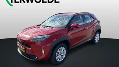 Rood Gebruikt 2023 Toyota Yaris Cross Comfort SUV | € 26.345 (Eerlijke prijs)