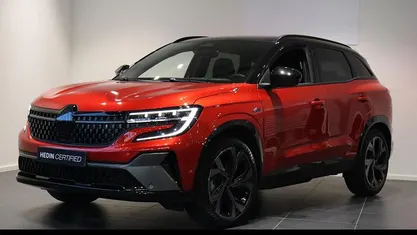 Occasion Renault Austral Iconic Esprit Alpine 200 PK (147 kW) 2025 Vlamrood met dak in sterzwart SUV