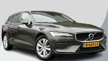 Grijs Occasion 2021 Volvo V60 Business Edition Stationwagen | € 25.850 (Eerlijke prijs)