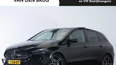 Zwart Occasion 2023 Mercedes B180 AMG line MPV | € 32.895 (Eerlijke prijs)