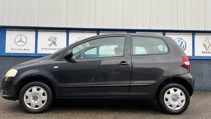 Occasion VW Fox Trendline 54 PK (39 kW) 2006 Zwart (metallic) Hatchback