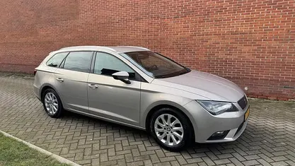 Beige (metallic) Occasion 2014 Seat Leon ST Business Stationwagen | € 5.950 (Super prijs)