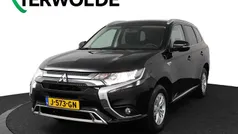 Zwart Gebruikt 2020 Mitsubishi Outlander P-HEV SUV | € 21.795 (Goede deal)