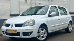 Wit Gebruikt 2007 Renault Clio R.S. Campus Hatchback | € 1.645 (Eerlijke prijs)