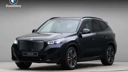 Zwart Nieuw 2025 BMW iX1 M Sport SUV | € 59.651 (Eerlijke prijs)