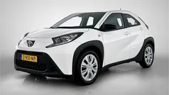 Wit Gebruikt 2024 Toyota Aygo Play Hatchback | € 17.294 (Eerlijke prijs)