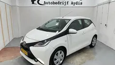 Gebruikt 2016 Toyota Aygo X-play Hatchback | € 7.499 (Super prijs)