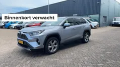 Grijs Gebruikt 2020 Toyota RAV4 Hybrid SUV | € 32.945 (Goede deal)