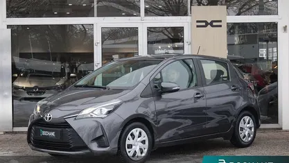 Grijs Occasion 2017 Toyota Yaris Hatchback | € 13.745 (Eerlijke prijs)