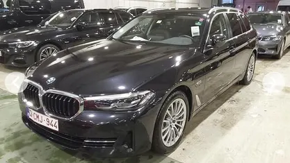Zwart Occasion 2022 BMW 530e Basis Stationwagen | € 30.945 (Super prijs)