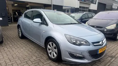 Occasion 2014 Opel Astra Business Hatchback | € 2.999 (Super prijs)
