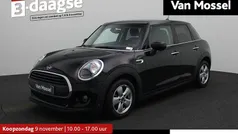 Zwart Gebruikt 2021 Mini ONE Hatchback | € 17.400 (Goede deal)