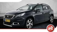 Zwart Gebruikt 2019 Peugeot 2008 Allure SUV | € 16.400 (Goede deal)