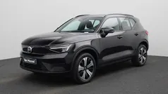 Zwart Gebruikt 2023 Volvo XC40 Core SUV | € 32.940 (Eerlijke prijs)