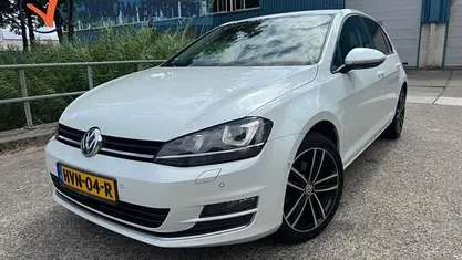 Occasion 2015 VW Golf VII R Hatchback | € 10.950 (Goede deal)