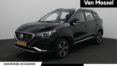 Zwart Gebruikt 2020 MG ZS Luxury Sedan | € 14.995 (Eerlijke prijs)