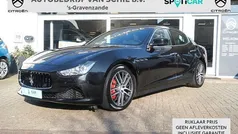 Zwart, metallic lak Gebruikt 2016 Maserati Ghibli Coupé | € 36.950 (Eerlijke prijs)
