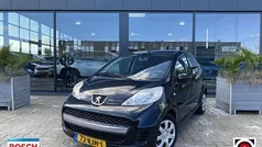 Zwart Gebruikt 2011 Peugeot 107 Sportium Hatchback | € 2.250 (Goede deal)