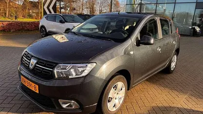 Grijs Occasion 2019 Dacia Sandero Lauréate Hatchback | € 10.950 (Eerlijke prijs)