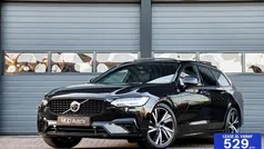 Zwart Gebruikt 2022 Volvo V90 R-Design Stationwagen | € 39.950 (Goede deal)