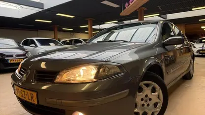 Occasion Renault Laguna II Business 135 PK (99 kW) 2006 Grijs Hatchback