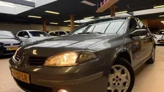 Grijs Gebruikt 2006 Renault Laguna II Business Hatchback | € 999 (Goede deal)