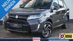 Gebruikt 2025 Suzuki Vitara Style SUV | € 31.950 (Eerlijke prijs)