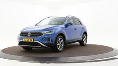 Blauw Gebruikt 2023 VW T-Roc Edition SUV | € 24.940 (Eerlijke prijs)