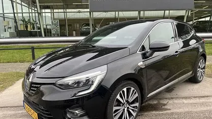 Occasion Renault Clio V Initiale Paris 93 PK (68 kW) 2022 Zwart Hatchback