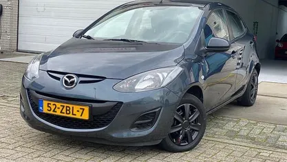 Grijs Gebruikt 2012 Mazda 2 Hatchback | € 4.950 (Eerlijke prijs)