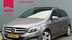 Grijs (metallic) Gebruikt 2018 Mercedes B200 Ambition MPV | € 17.899 (Eerlijke prijs)
