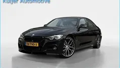 Zwart Gebruikt 2018 BMW 330 M Performance Sedan | € 19.945 (Eerlijke prijs)