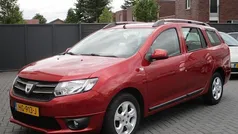 Rood Gebruikt 2015 Dacia Logan MCV Prestige MPV | € 4.950 (Eerlijke prijs)