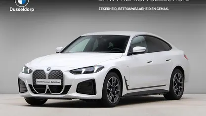Wit Gebruikt 2024 BMW i4 M Sport Sedan | € 44.350 (Eerlijke prijs)
