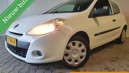 Occasion Renault Clio II Collection 68 PK (50 kW) 2011 Wit Hatchback