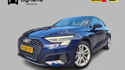 Blauw Occasion 2022 Audi A3 Sportback e-tron Business Hatchback | € 24.995 (Goede deal)
