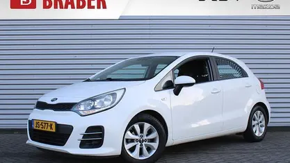 Wit Occasion 2016 Kia Rio Hatchback | € 8.888 (Eerlijke prijs)