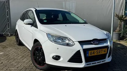 Occasion Ford Focus Trend 125 PK (91 kW) 2011 Wit Hatchback